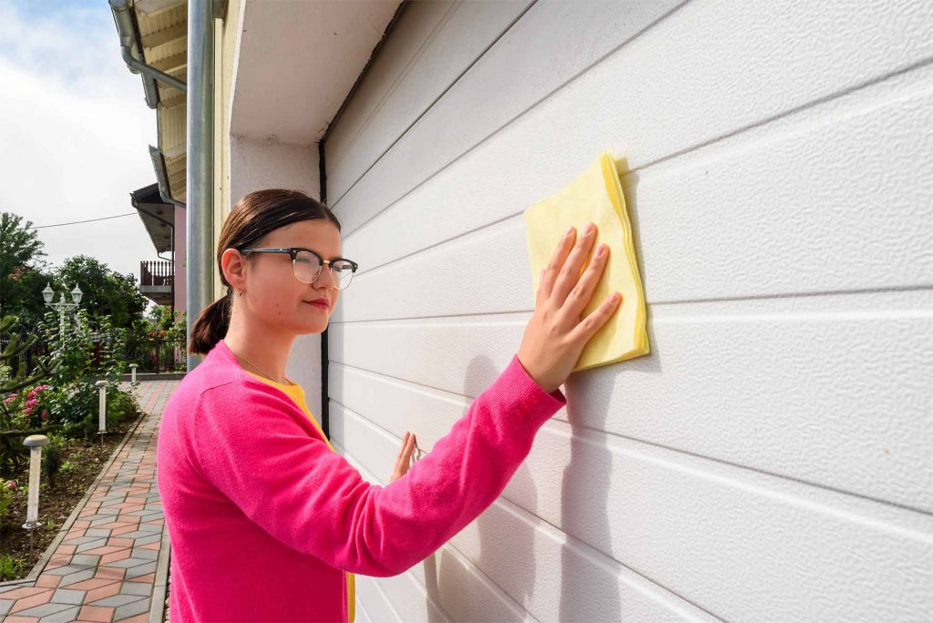 Clean your garage door the right way