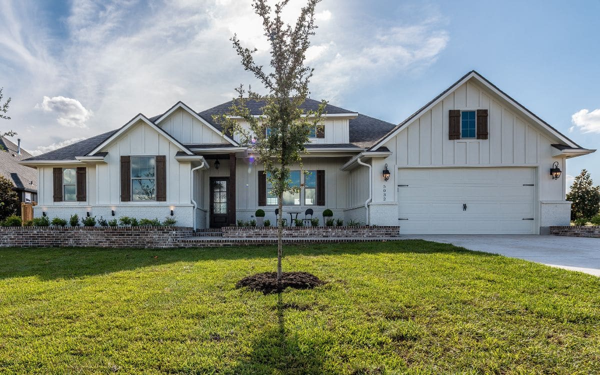 garage doors installed on oklahoma home