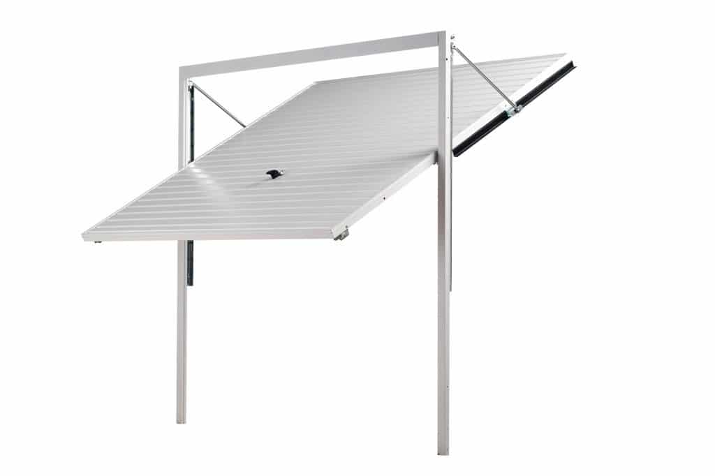 Tilt up door